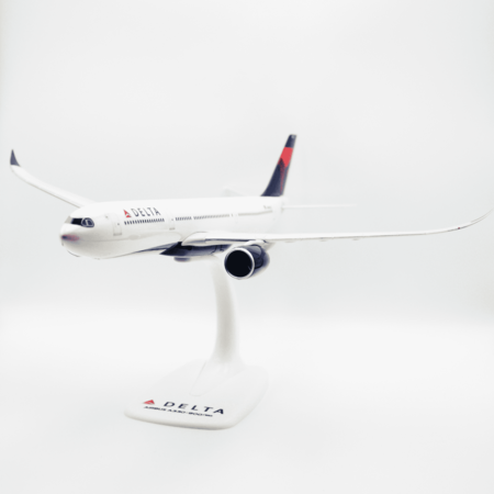 Airbus A330-900neo Delta 1:200 Herpa