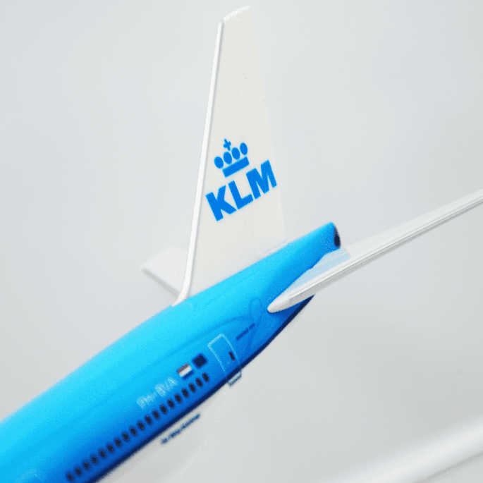 Boeing B777-300ER KLM Orange Pride 1:200 Herpa