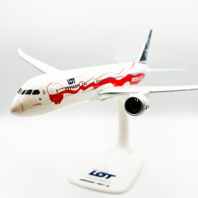 Boeing B787-9 LOT Niepodległy 1:200 Herpa