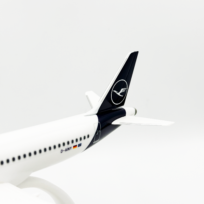 Airbus A320neo Lufthansa Lovehansa 1:200 Herpa