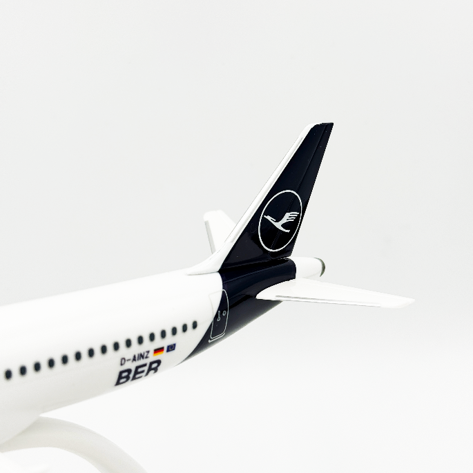 Airbus A320neo Lufthansa Hauptstadtflieger 1:200 Herpa