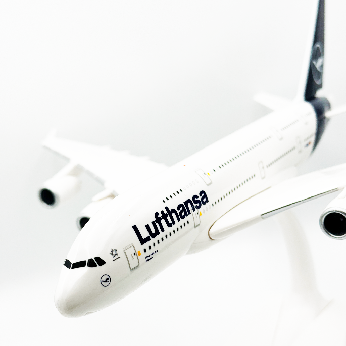 Airbus A380-800 Lufthansa 1:250 Herpa