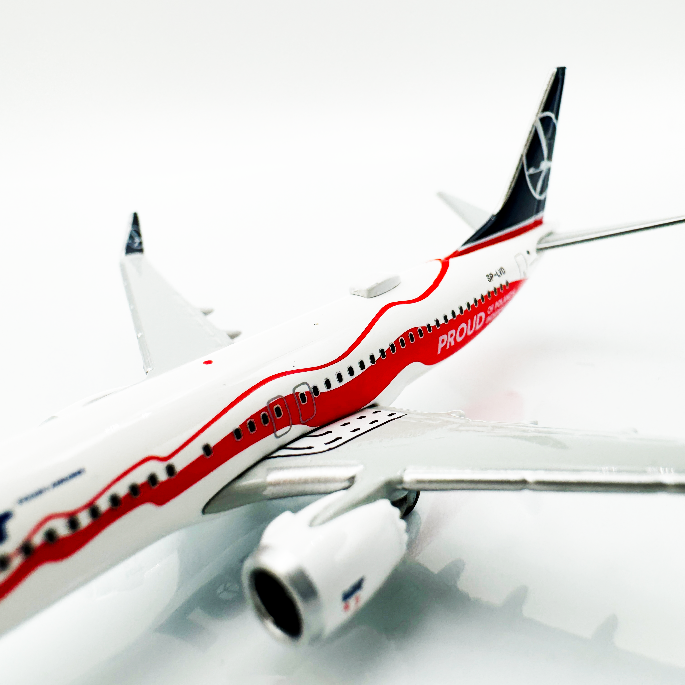 Boeing B737 MAX 8 LOT 1:500 Herpa